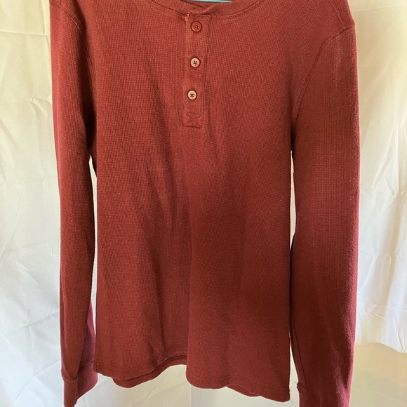 Red Henley Shirt and Gray Pants Set - Picture 2 of 16